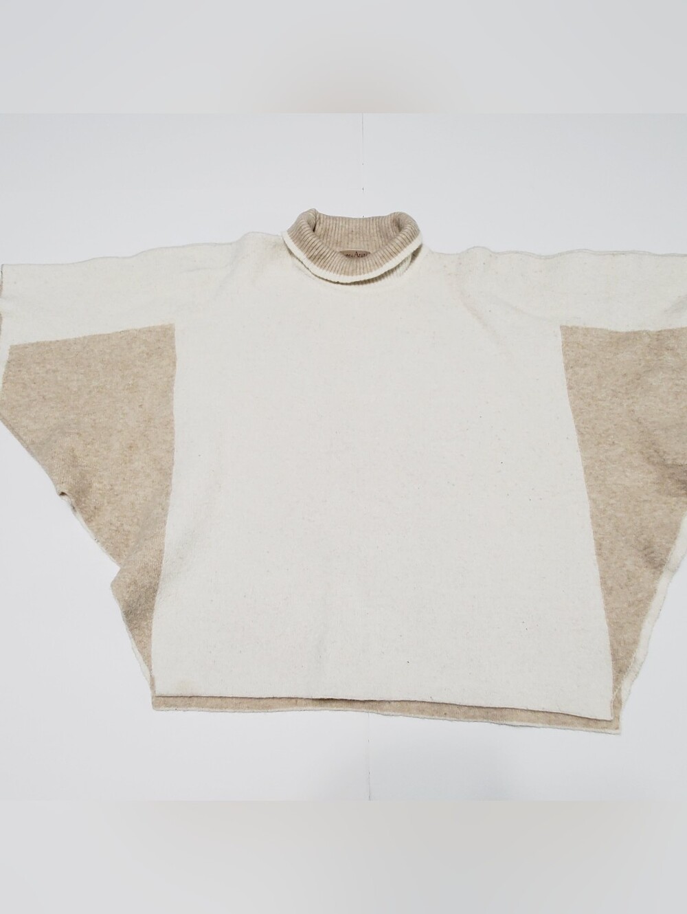 Note di Anita Beige / Tan Woman's Italian Wool Poncho Sweater One Size